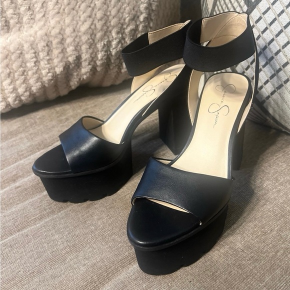 Jessica Simpson Shoes - Picture 1 of 3